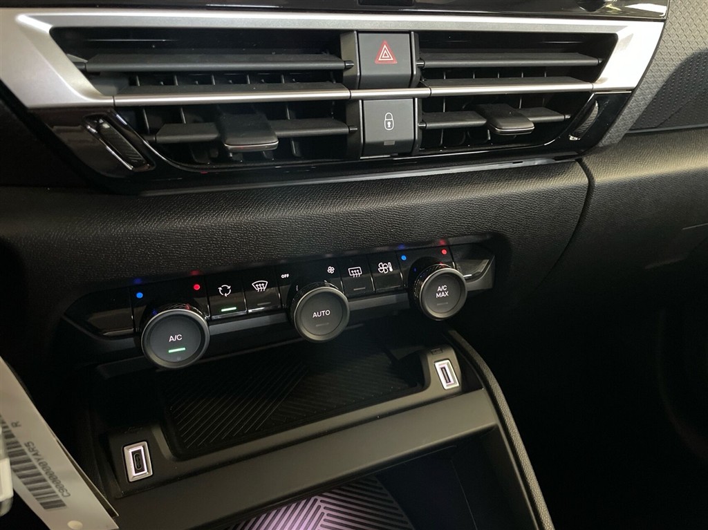 Citroën e-C4 EL Plus 136HK 5d Aut. - Image 16