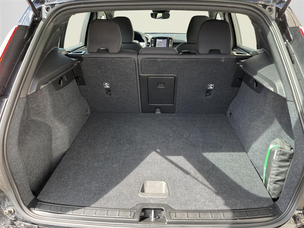 Volvo XC40 P6 Recharge Core 231HK 5d Aut. - Image 10
