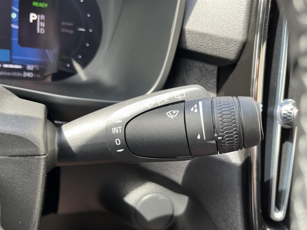 Volvo XC40 P6 Recharge Core 231HK 5d Aut. - Image 19