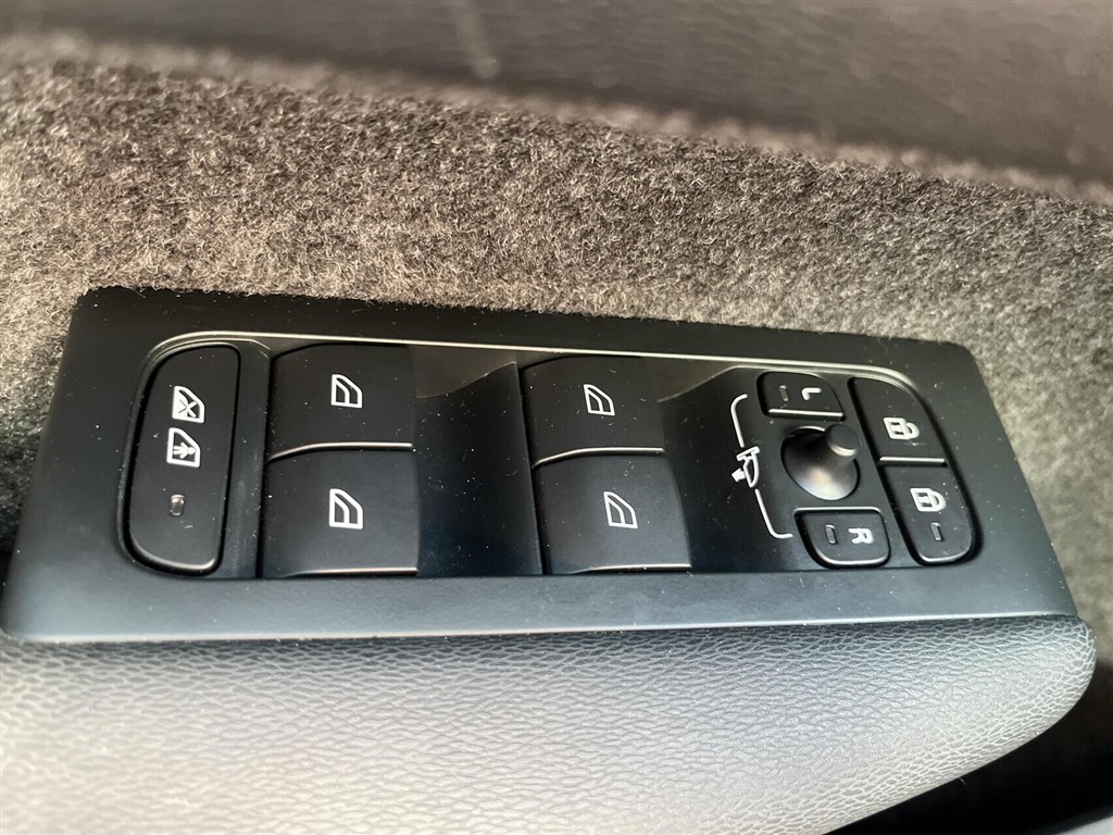 Volvo XC40 P6 Recharge Core 231HK 5d Aut. - Image 22