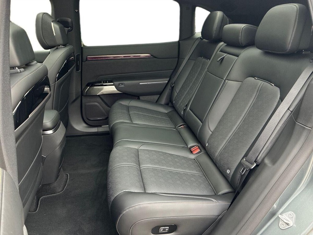Zeekr 7X EL Privilege AWD 639HK 5d Aut. - Image 11