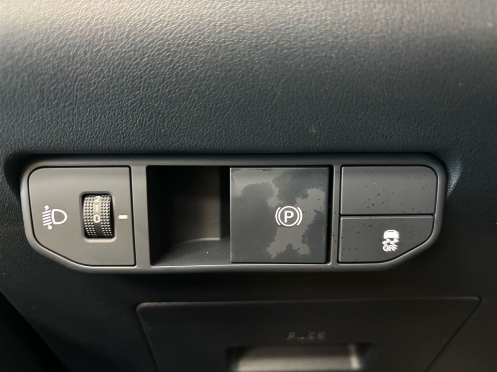 Kia PV5 Cargo L2H1 EL Long Range Work Pro 163HK Van Aut. - Image 21