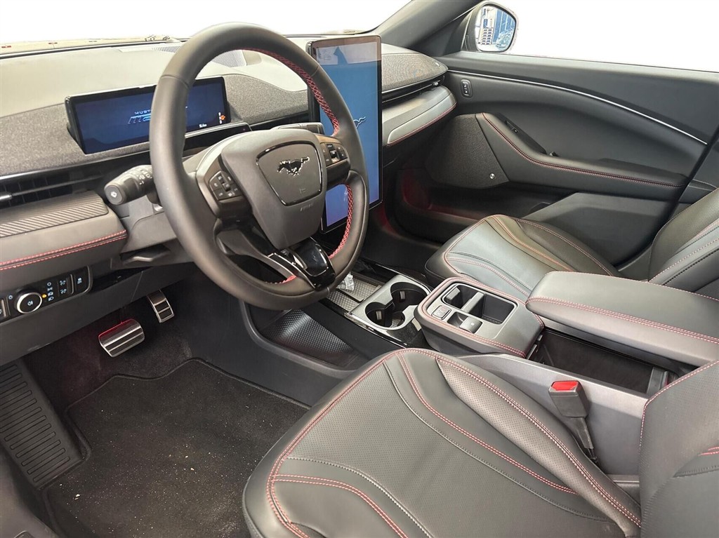 Ford Mustang Mach-E EL UR Premium 276HK 5d Aut. - Image 3
