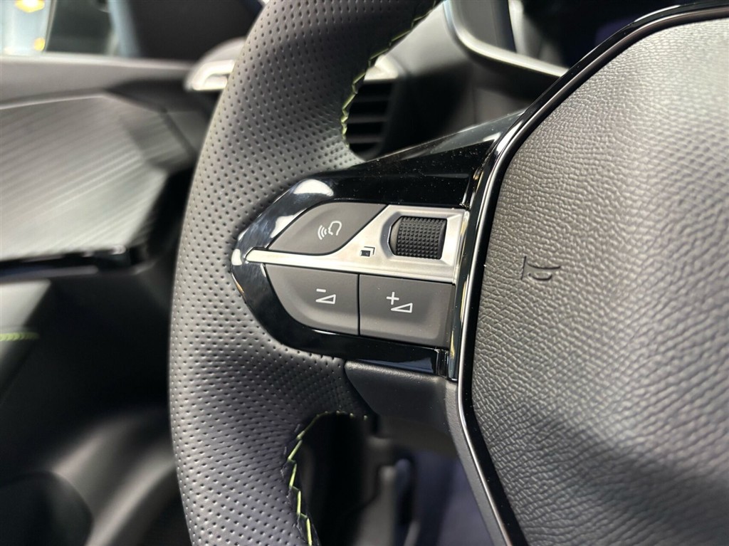 Peugeot e-2008 EL GT 156HK 5d Aut. - Image 15