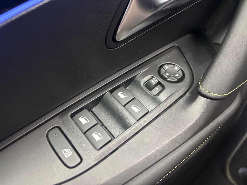 Peugeot e-2008 EL GT 156HK 5d Aut. - Image 10