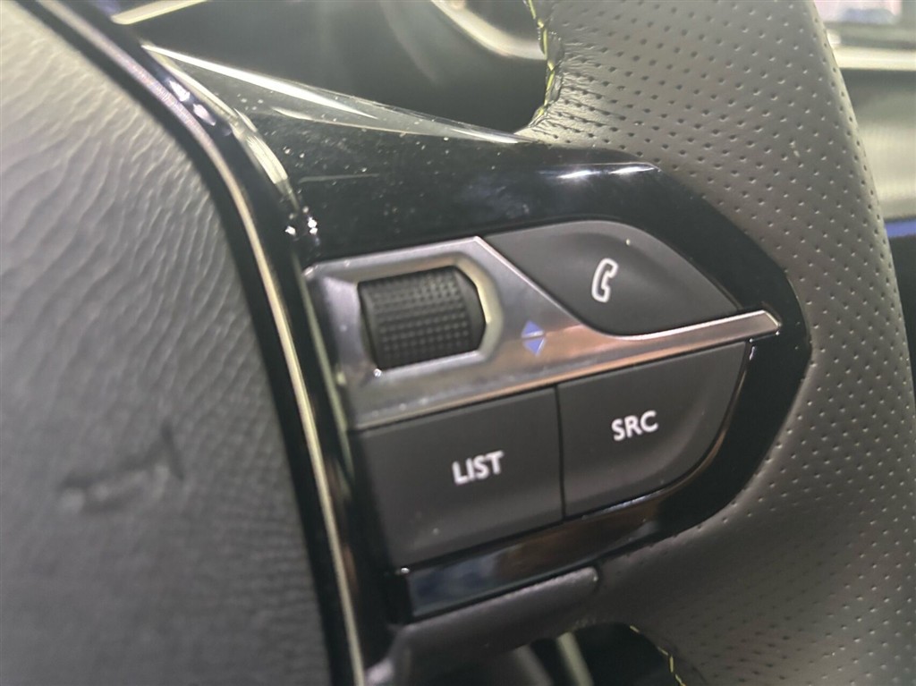 Peugeot e-2008 EL GT 156HK 5d Aut. - Image 13