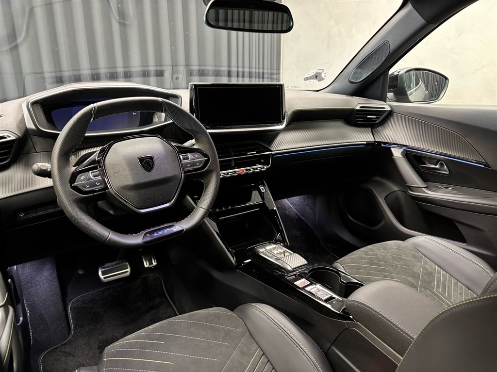 Peugeot e-2008 EL GT 156HK 5d Aut. - Image 11