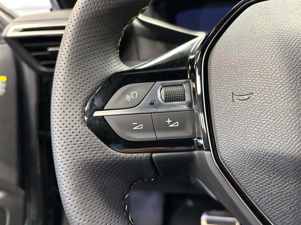 Peugeot e-2008 EL GT 156HK 5d Aut. - Image 15