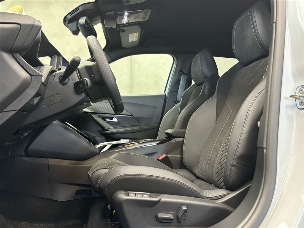 Peugeot e-2008 EL GT 156HK 5d Aut. - Image 8