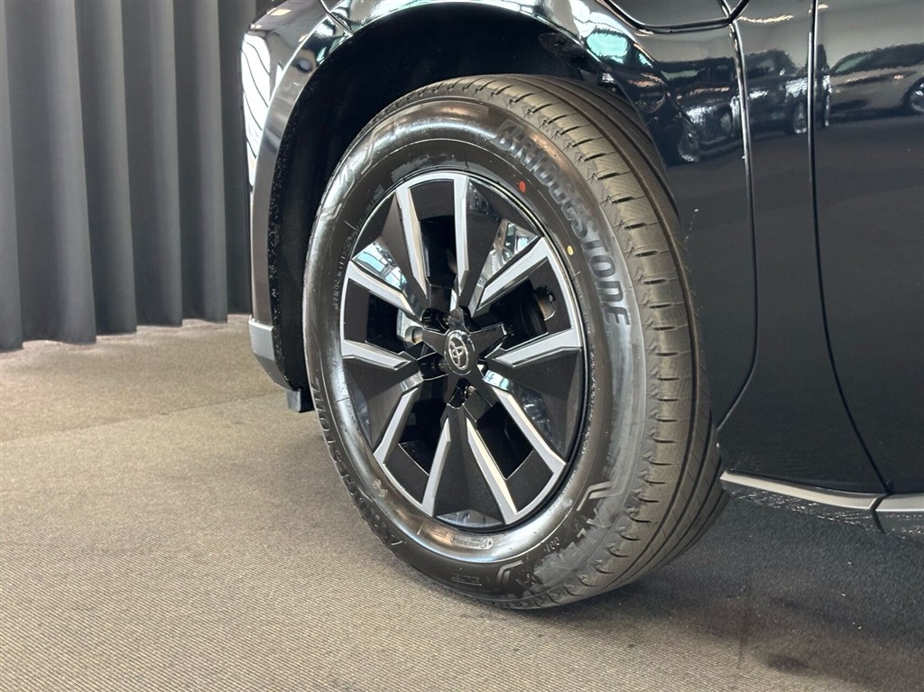 Toyota bZ4X EL Active Tech 224HK 5d Aut. - Image 5