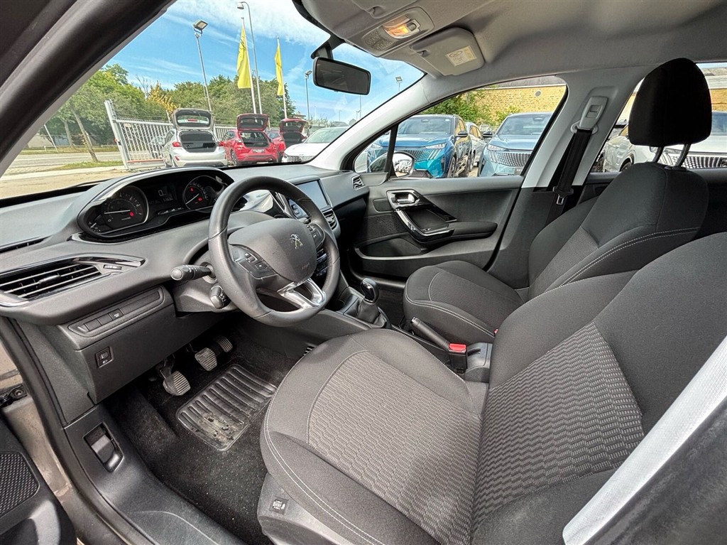 Peugeot 208 1,2 PureTech Envy 82HK 5d - Image 8