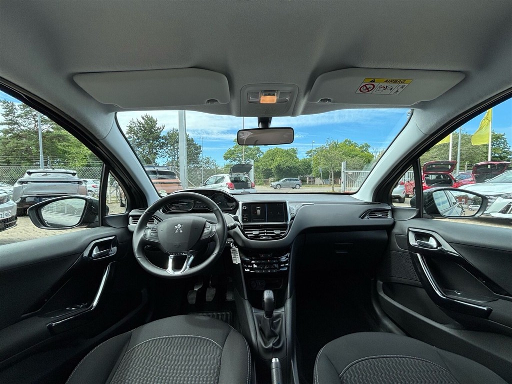Peugeot 208 1,2 PureTech Envy 82HK 5d - Image 10
