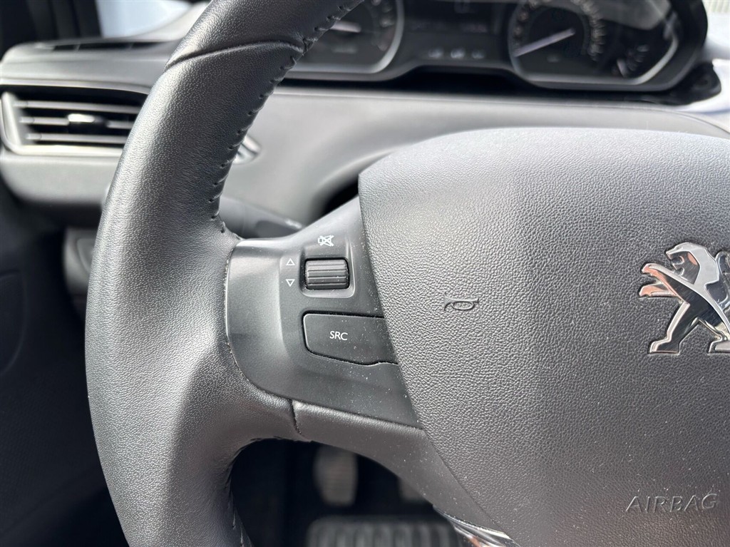 Peugeot 208 1,2 PureTech Envy 82HK 5d - Image 18