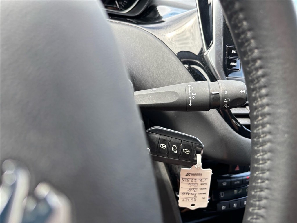 Peugeot 208 1,2 PureTech Envy 82HK 5d - Image 21
