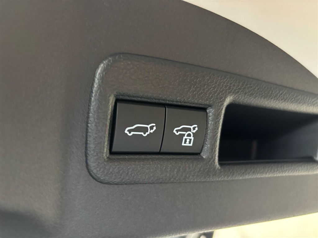 Toyota bZ4X EL Active Tech 224HK 5d Aut. - Image 7
