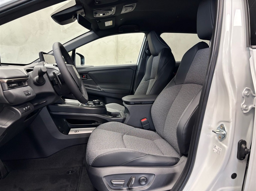 Toyota bZ4X EL Active Tech 224HK 5d Aut. - Image 8
