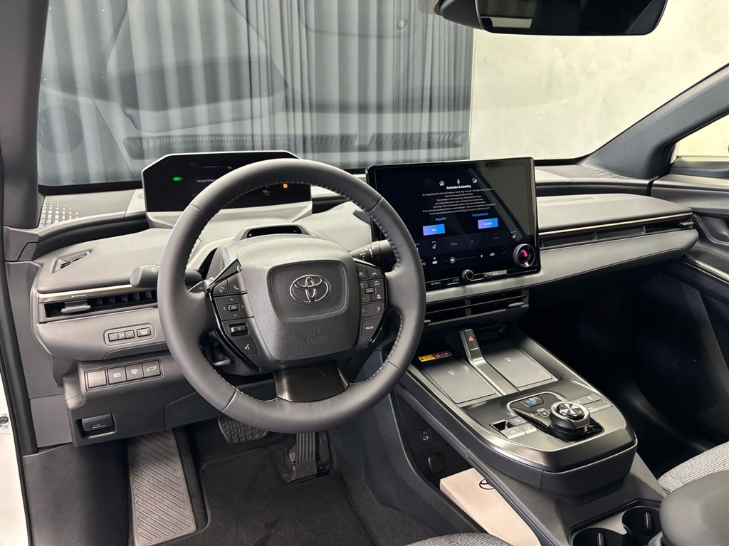 Toyota bZ4X EL Active Tech 224HK 5d Aut. - Image 10