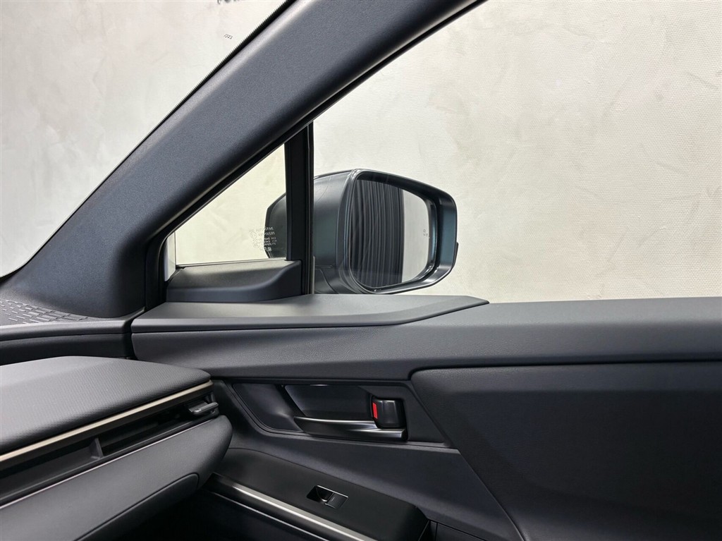 Toyota bZ4X EL Active Tech 224HK 5d Aut. - Image 25