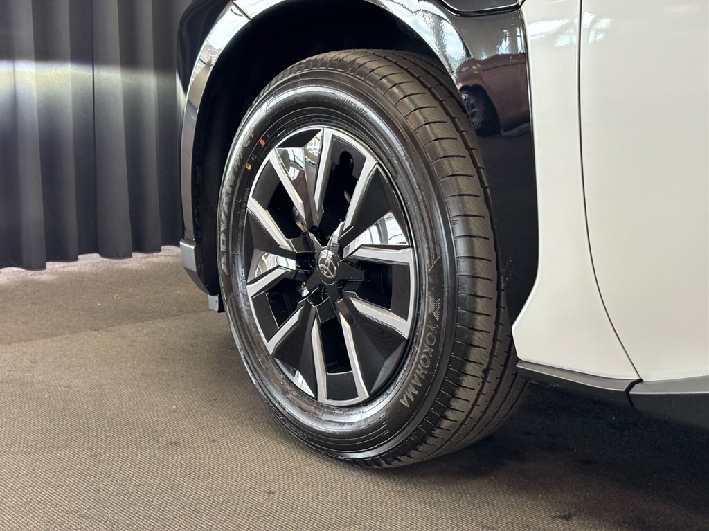 Toyota bZ4X EL Active Tech 224HK 5d Aut. - Image 5