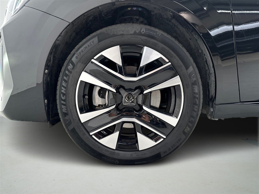Peugeot e-208 EL Allure 136HK 5d Aut. - Image 9