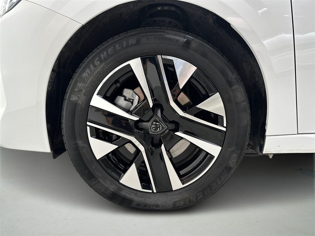 Peugeot e-208 EL Allure 136HK 5d Aut. - Image 9
