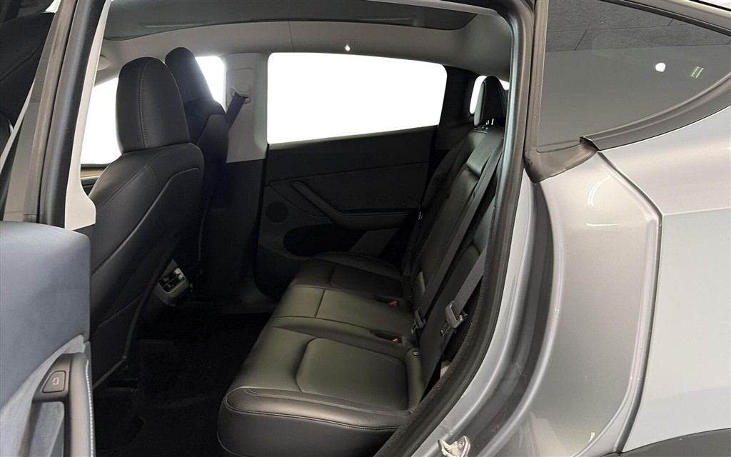 Tesla Model Y EL Long Range AWD 514HK 5d Aut. - Image 10
