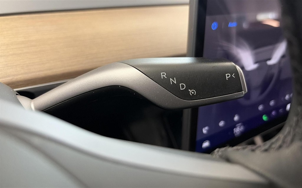 Tesla Model Y EL Long Range AWD 514HK 5d Aut. - Image 14