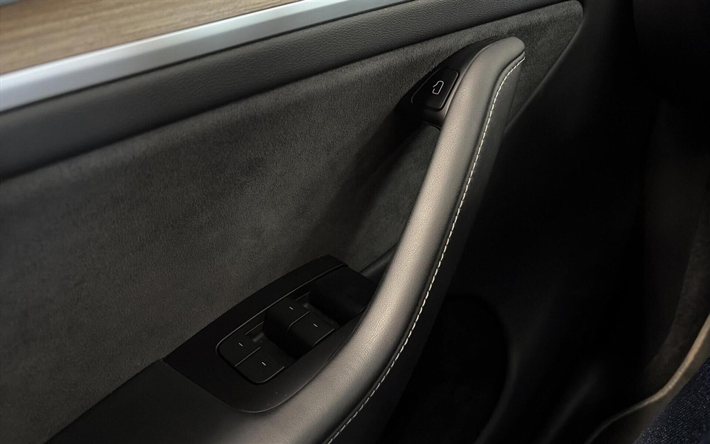 Tesla Model Y EL Long Range AWD 514HK 5d Aut. - Image 15