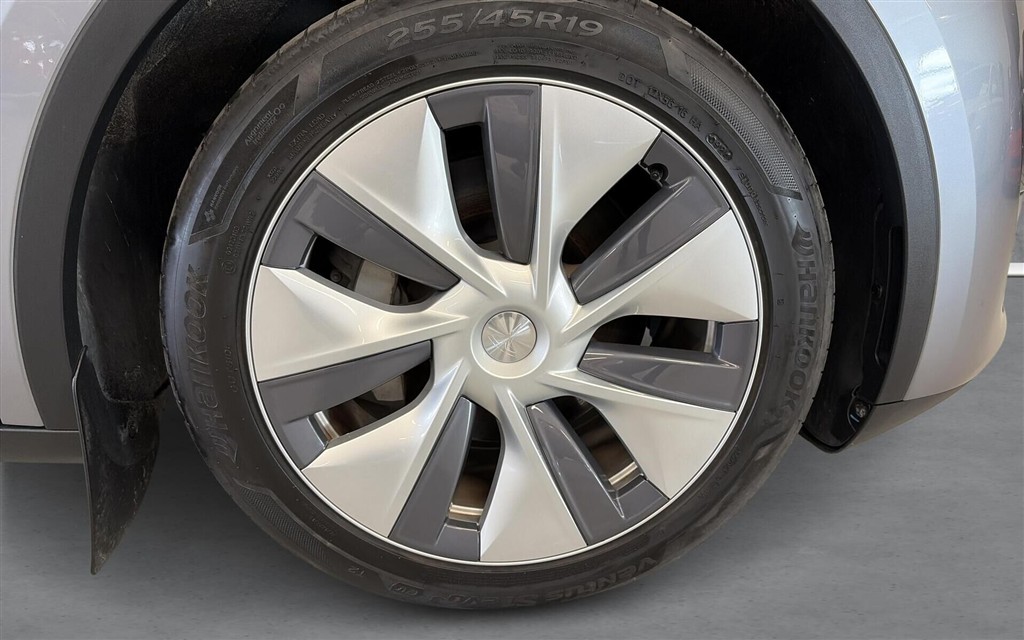 Tesla Model Y EL Long Range AWD 514HK 5d Aut. - Image 16
