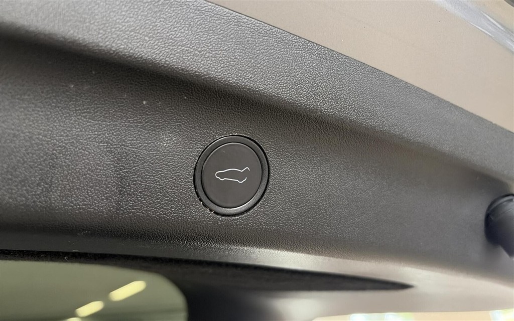 Tesla Model Y EL Long Range AWD 514HK 5d Aut. - Image 18