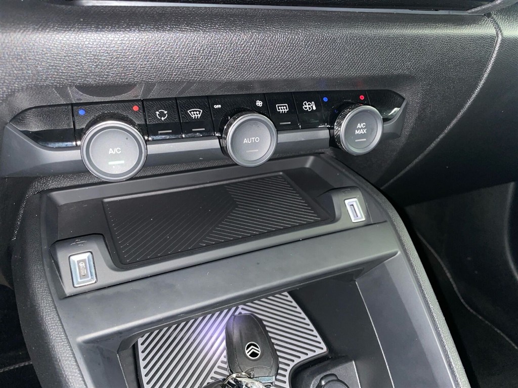Citroën e-C4 EL Max 156HK 5d Aut. - Image 19