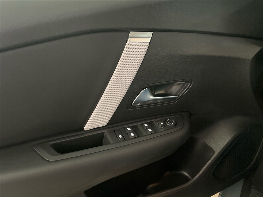 Citroën e-C4 EL Max 156HK 5d Aut. - Image 25