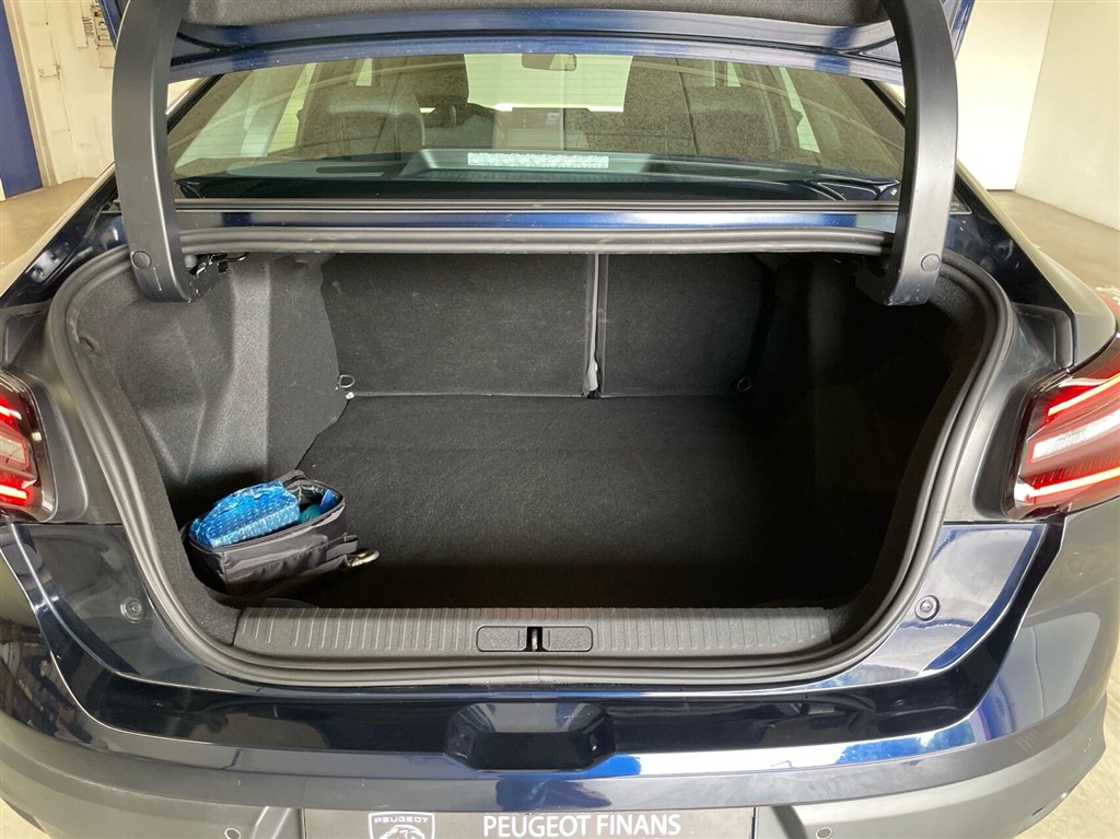 Citroën e-C4 X EL Plus 156HK 5d Aut. - Image 13
