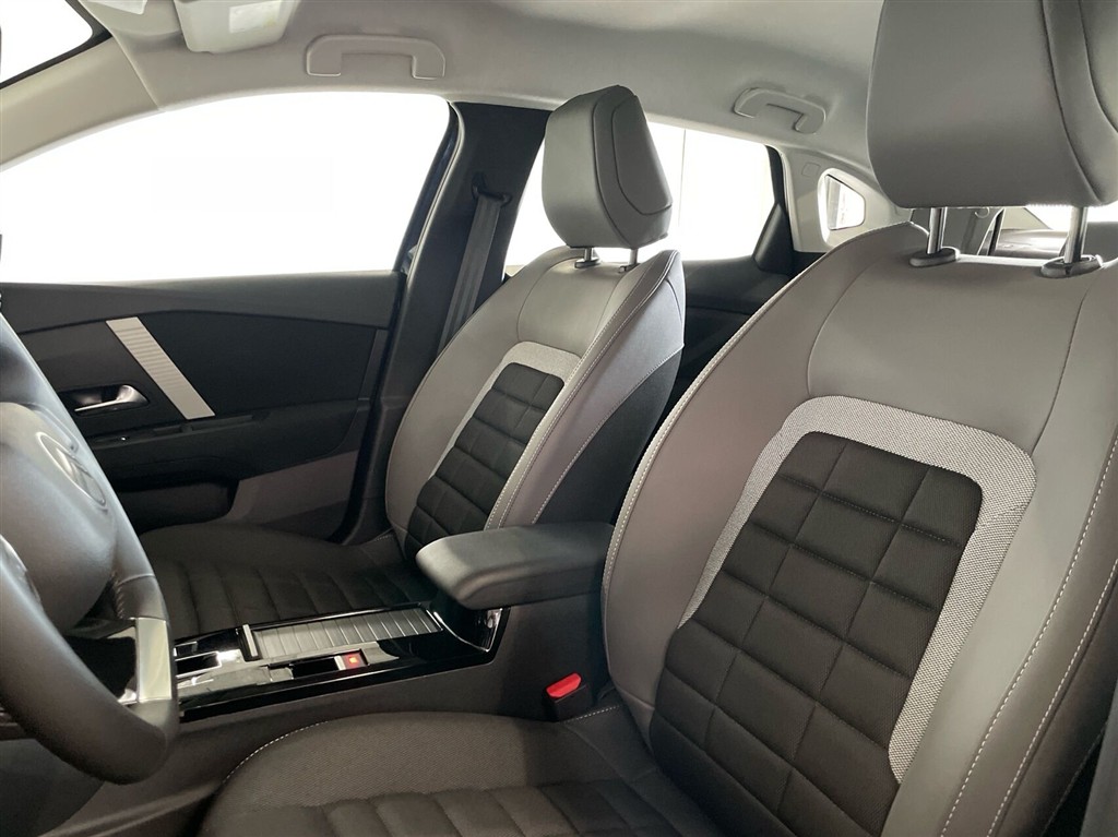 Citroën e-C4 X EL Plus 156HK 5d Aut. - Image 16