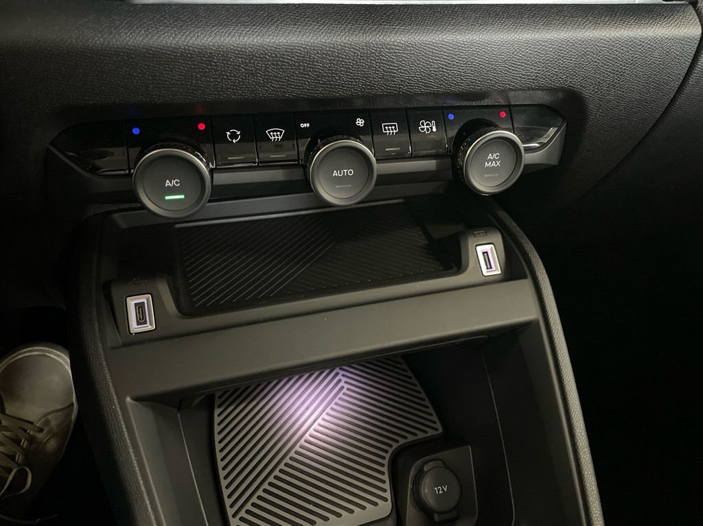 Citroën e-C4 X EL Plus 156HK 5d Aut. - Image 19