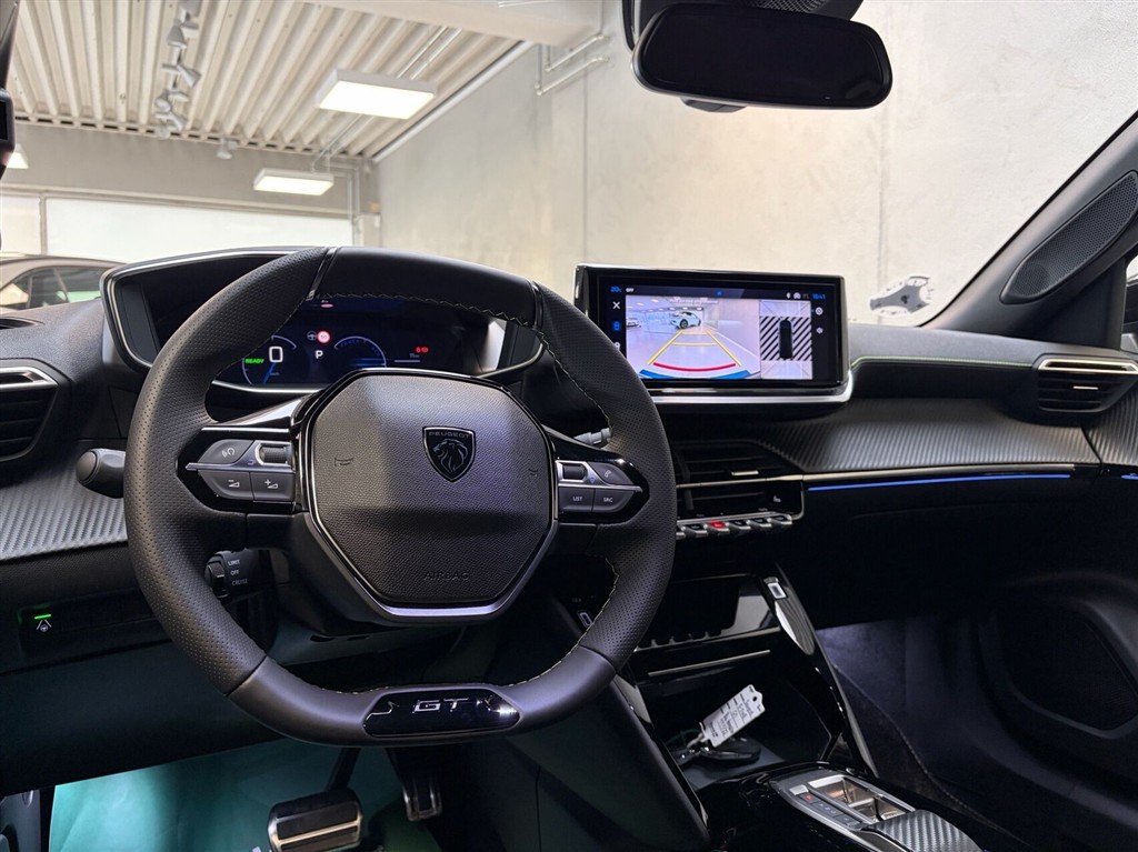 Peugeot e-2008 EL GT 156HK 5d Aut. - Image 11