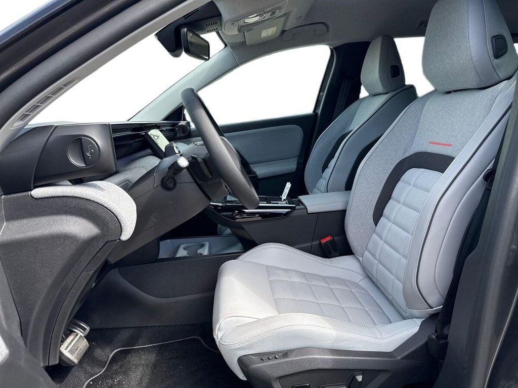 Citroën e-C5 Aircross EL VTR Sport 210HK 5d Aut. - Image 10