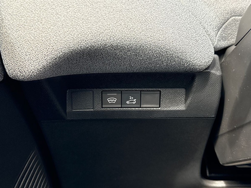 Citroën e-C5 Aircross EL VTR Sport 210HK 5d Aut. - Image 19