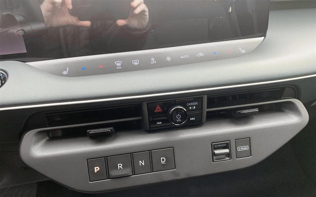 Nissan Leaf 75 kWh Engage+ 217HK 5d Aut. - Image 13