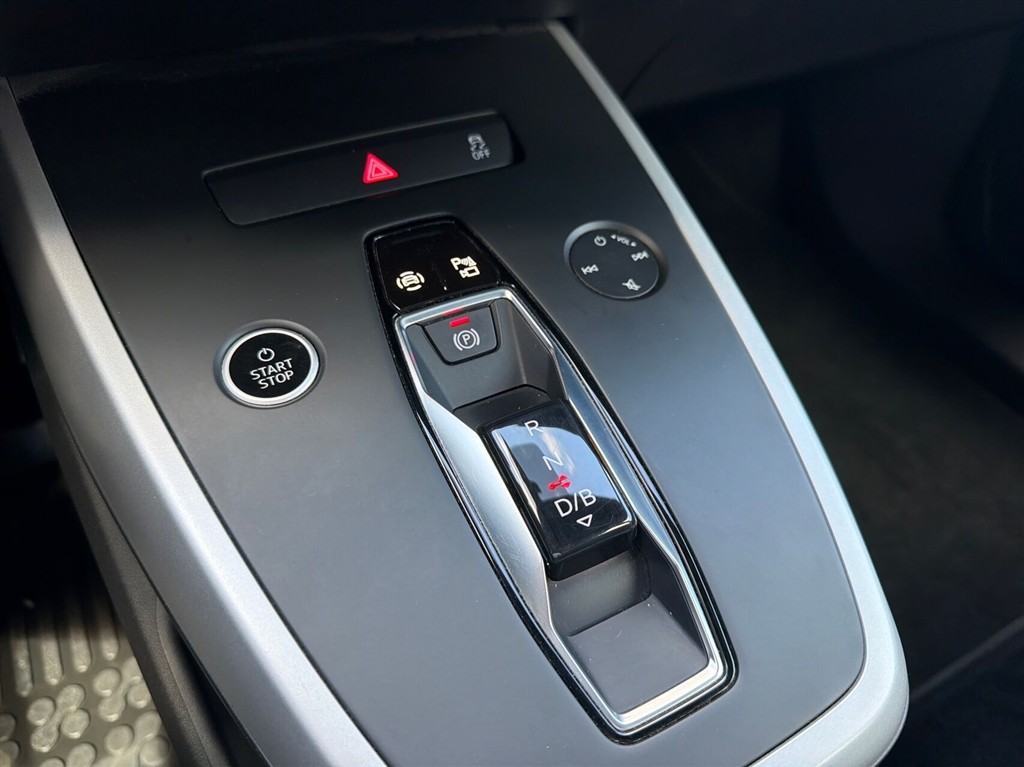 Audi Q4 40 E-tron Attitude 204HK 5d Aut. - Image 15