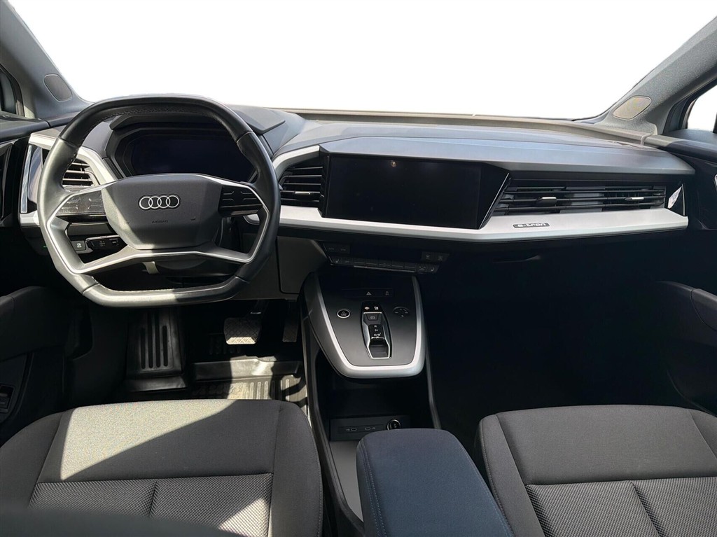 Audi Q4 40 E-tron Attitude 204HK 5d Aut. - Image 4
