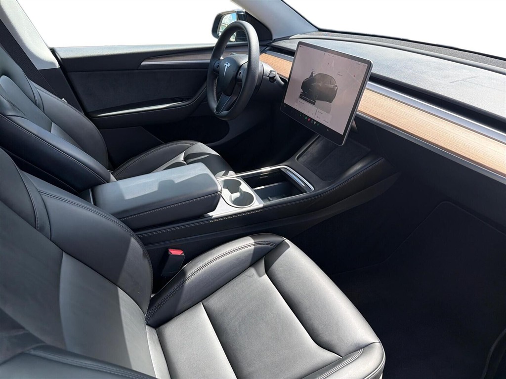 Tesla Model Y EL Long Range AWD 514HK 5d Aut. - Image 10