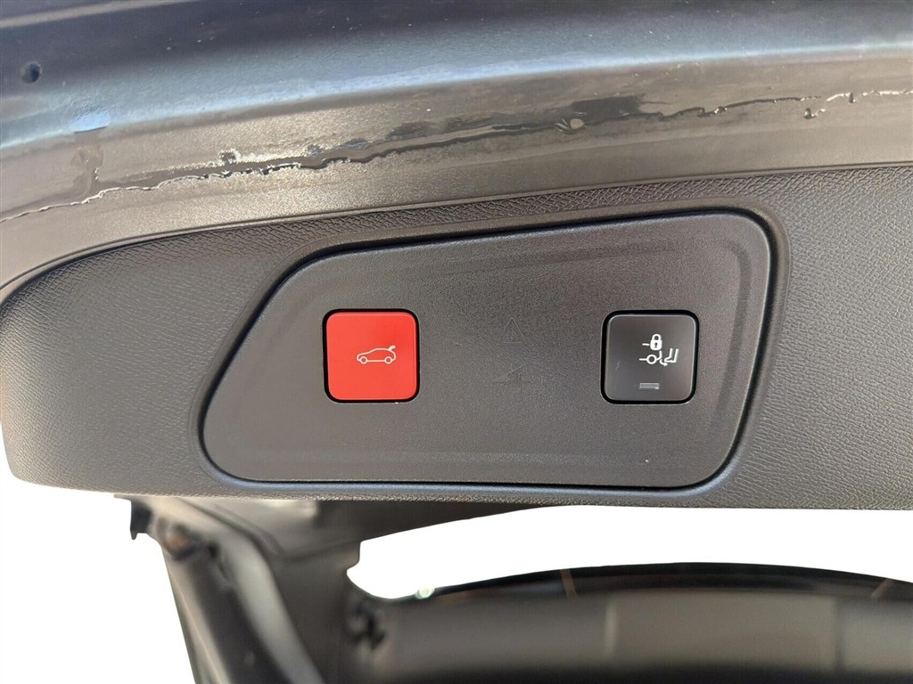 Peugeot 3008 1,6 PureTech Plugin-hybrid GT First EAT8 225HK 5d 8g Aut. - Image 9