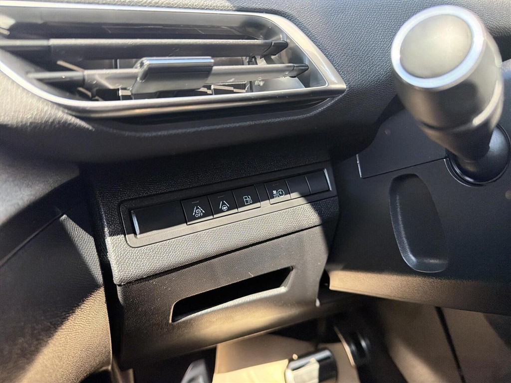 Peugeot 3008 1,6 PureTech Plugin-hybrid GT First EAT8 225HK 5d 8g Aut. - Image 14
