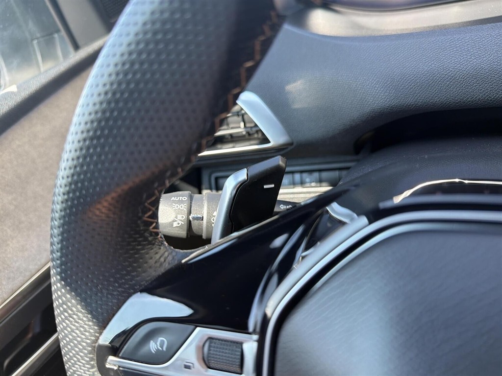 Peugeot 3008 1,6 PureTech Plugin-hybrid GT First EAT8 225HK 5d 8g Aut. - Image 16