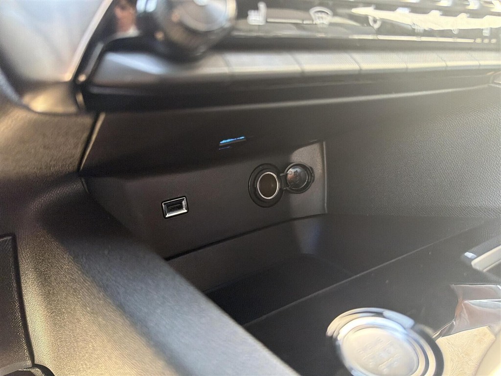 Peugeot 3008 1,6 PureTech Plugin-hybrid GT First EAT8 225HK 5d 8g Aut. - Image 22