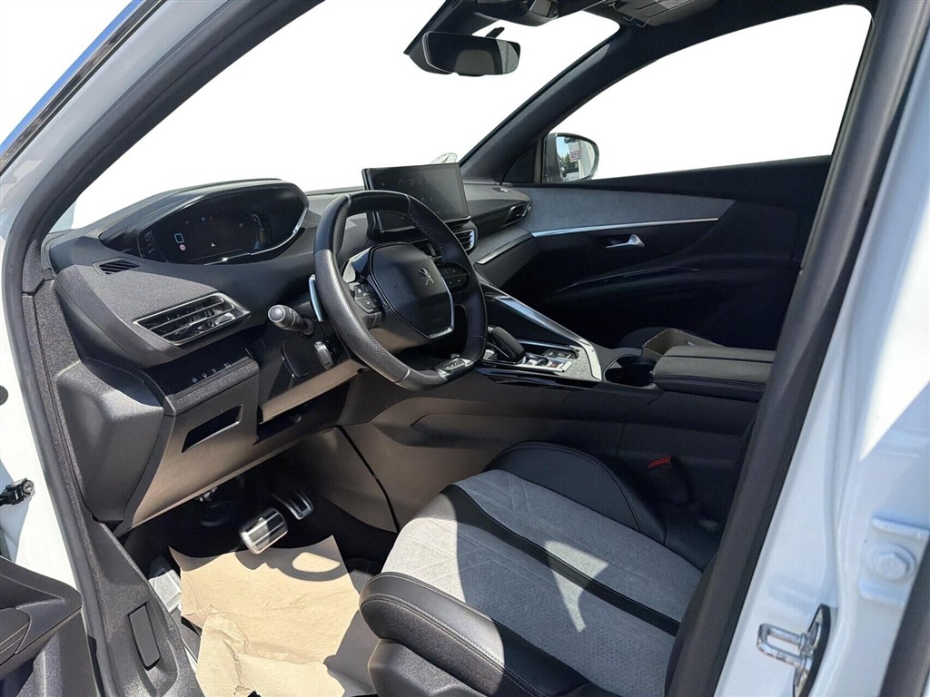 Peugeot 3008 1,6 PureTech Plugin-hybrid GT First EAT8 225HK 5d 8g Aut. - Image 4