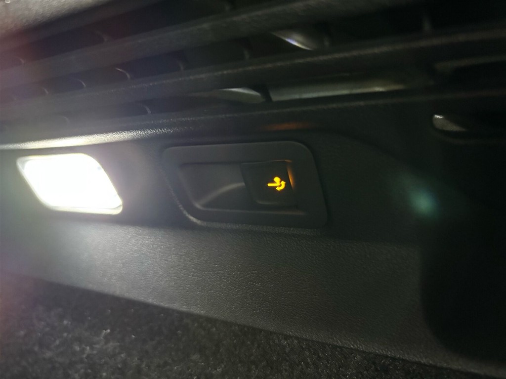 VW ID.4 EL Pro 286HK 5d Aut. - Image 9