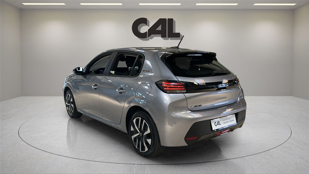 Peugeot e-208 EL Style 136HK 5d Aut. - Image 3