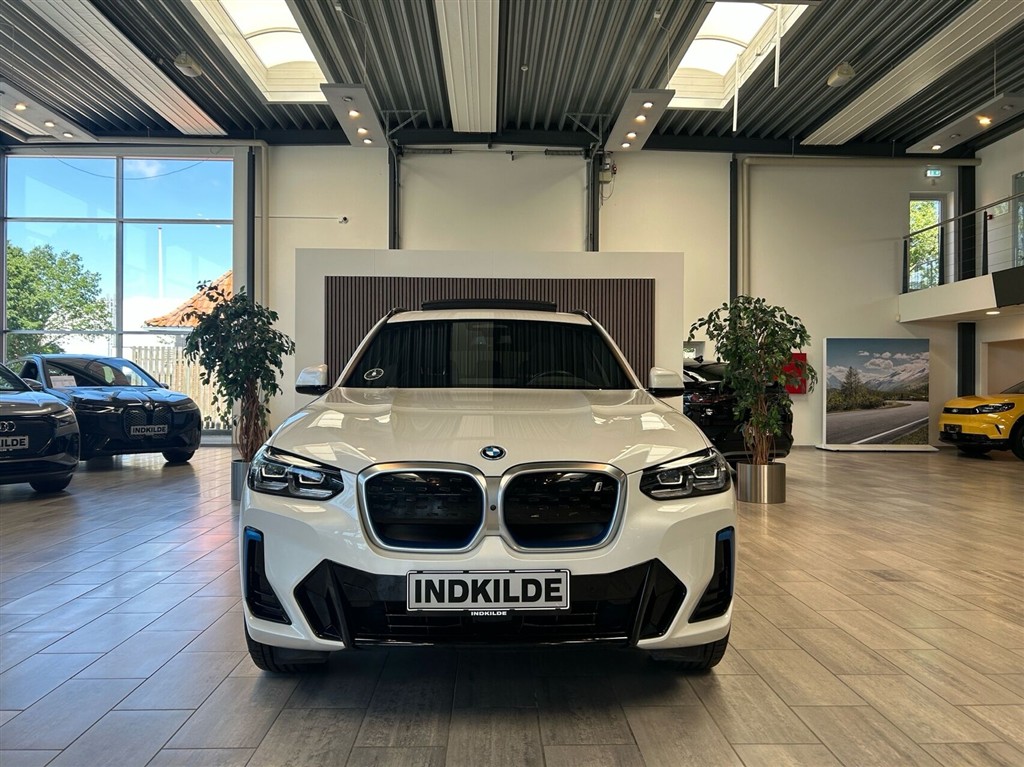 BMW iX3 EL M-Sport Charged Plus 286HK 5d Aut. - Image 2